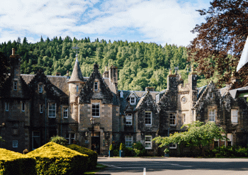 Breathtaking woodland location