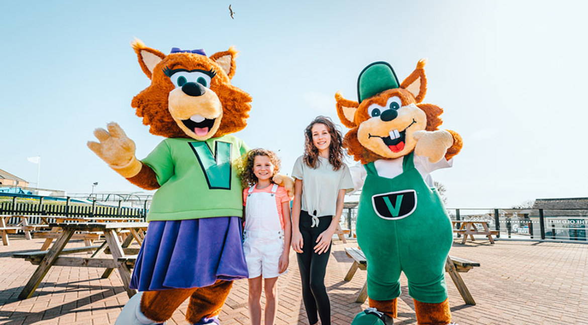 Golden Coast Vinnie and Violet