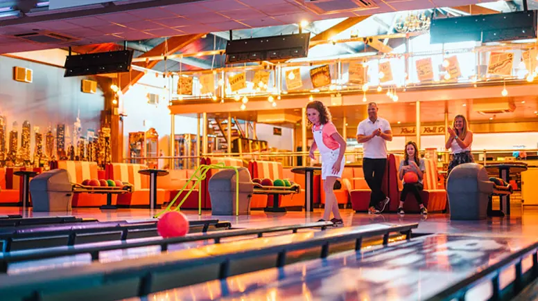 Golden Coast 10 pin bowling