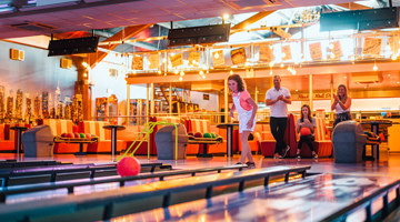 Golden Coast 10 pin bowling