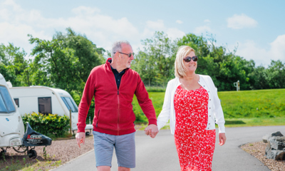 Touring Couple Thurston Manor